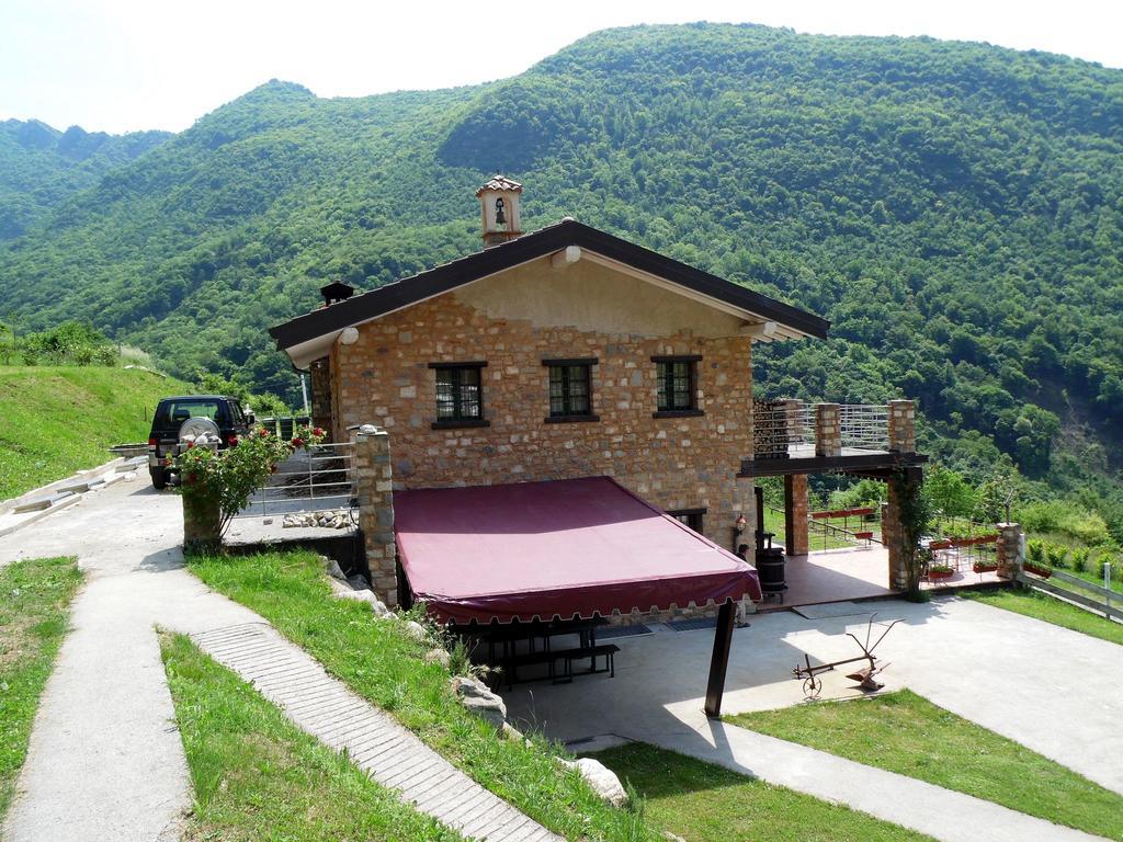 فيلا مارونفي Beautiful Chalet With Swimming Pool In Lombardy المظهر الخارجي الصورة
