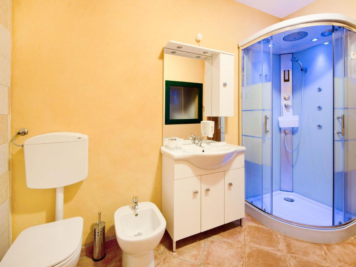 فيلا مارونفي Beautiful Chalet With Swimming Pool In Lombardy المظهر الخارجي الصورة