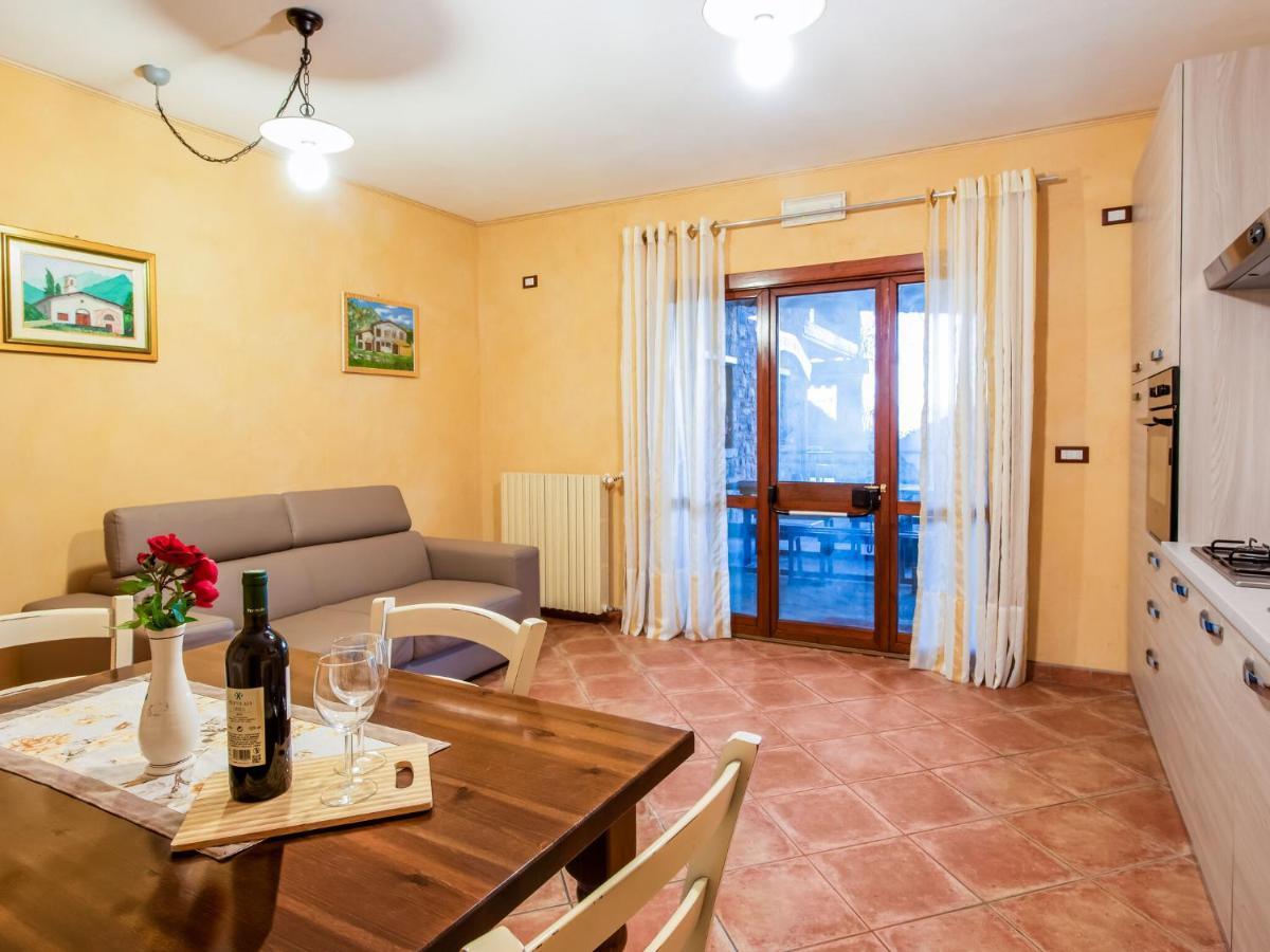 فيلا مارونفي Beautiful Chalet With Swimming Pool In Lombardy المظهر الخارجي الصورة