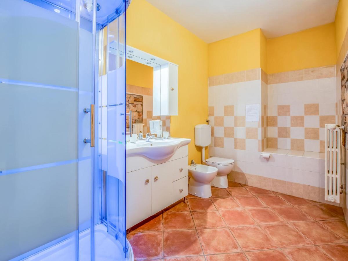 فيلا مارونفي Beautiful Chalet With Swimming Pool In Lombardy المظهر الخارجي الصورة